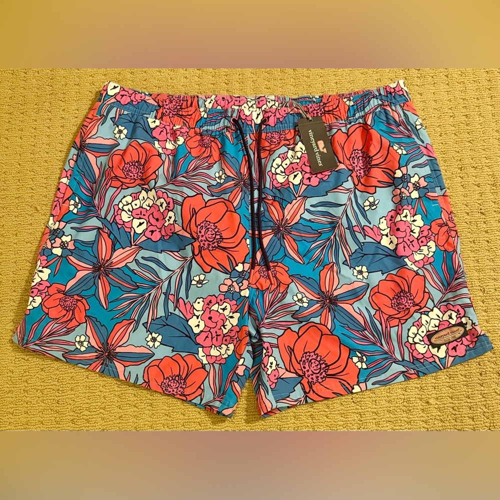 NWT Vineyard Vines Blue Floral Swim Trunks with Pink & Red Blooms
